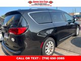 Used 2019 Chrysler Pacifica Touring-L image 4