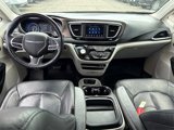 Used 2018 Chrysler Pacifica Touring-L image 2