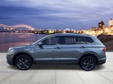 Used 2023 Volkswagen Tiguan SE image 2
