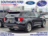 Used 2020 Ford Explorer Platinum w/ Premium Technology Package image 2