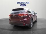 Used 2019 Toyota Highlander XLE image 4