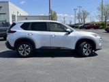 Used 2023 Nissan Rogue SV image 3