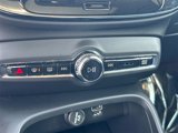 Used 2022 Volvo XC40 T5 Momentum w/ Premium Package image 5