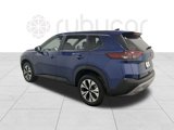 Used 2023 Nissan Rogue SV image 3