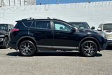 Used 2018 Toyota RAV4 SE image 3