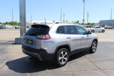 Used 2019 Jeep Cherokee Limited w/ Luxury Group image 3