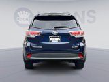 Used 2015 Toyota Highlander LE image 5