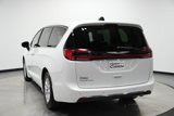 Used 2023 Chrysler Pacifica Touring-L image 5