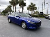 Used 2022 Hyundai Elantra SE image 2