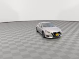 Used 2022 Nissan Altima 2.5 SV image 2