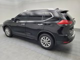 Used 2017 Nissan Rogue SV image 3