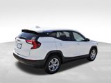 Used 2024 GMC Terrain SLE image 4