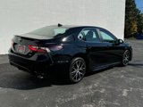 Used 2021 Toyota Camry SE image 3
