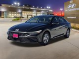 Used 2024 Hyundai Elantra SE image 3