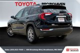 Used 2024 GMC Terrain SLT image 2