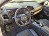 Used 2022 Nissan Rogue SV image 5