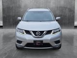 Used 2016 Nissan Rogue SV image 2