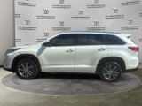 Used 2018 Toyota Highlander XLE image 2