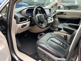 Used 2022 Chrysler Pacifica Touring-L image 5