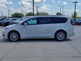 Used 2017 Chrysler Pacifica Limited image 5