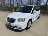 Used 2016 Chrysler Town & Country Touring image 3