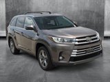 Used 2017 Toyota Highlander Limited Platinum image 3