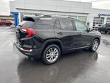 Used 2024 GMC Terrain SLT image 3