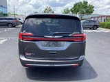 Used 2021 Chrysler Pacifica Touring-L image 3