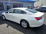 Used 2017 Chevrolet Malibu LT image 3