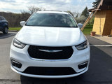 Used 2021 Chrysler Pacifica Touring-L image 2