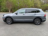 Used 2021 Volkswagen Tiguan SE image 2