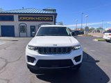 Used 2023 Jeep Grand Cherokee Laredo image 5