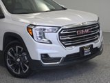 Used 2022 GMC Terrain SLT w/ Infotainment Package II image 2