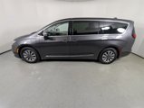 Used 2023 Chrysler Pacifica Limited image 3