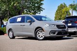 Used 2022 Chrysler Pacifica Touring-L image 2