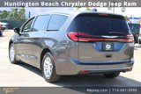 Used 2023 Chrysler Pacifica Touring-L image 3