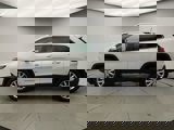 Used 2017 Jeep Cherokee Limited image 2