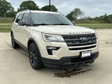 Used 2018 Ford Explorer XLT w/ Equipment Group 202A image 3