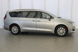 Used 2019 Chrysler Pacifica Touring-L image 2