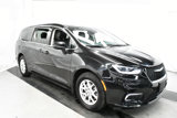 Used 2023 Chrysler Pacifica Touring-L image 2