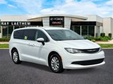 Used 2017 Chrysler Pacifica Touring w/ Tire & Wheel Group image 6