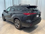 Used 2023 Toyota Highlander XLE image 3