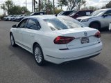 Used 2017 Volkswagen Passat 1.8T SE image 3
