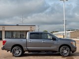Used 2021 Nissan Titan SV w/ SV Convenience Package image 3