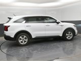 Used 2022 Kia Sorento LX image 5
