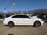 Used 2017 Volkswagen Passat 1.8T R-Line image 4