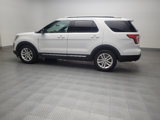 Used 2017 Ford Explorer XLT image 3