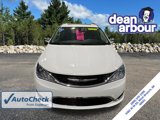 Used 2017 Chrysler Pacifica Limited image 3