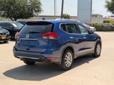 Used 2017 Nissan Rogue SV image 4