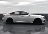 Used 2022 Honda Accord Touring image 4